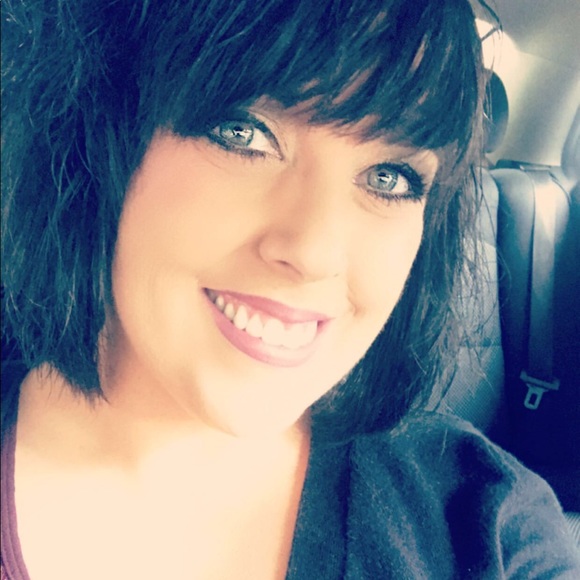 Meet your Posher, Shawna - Picture 3 of 4